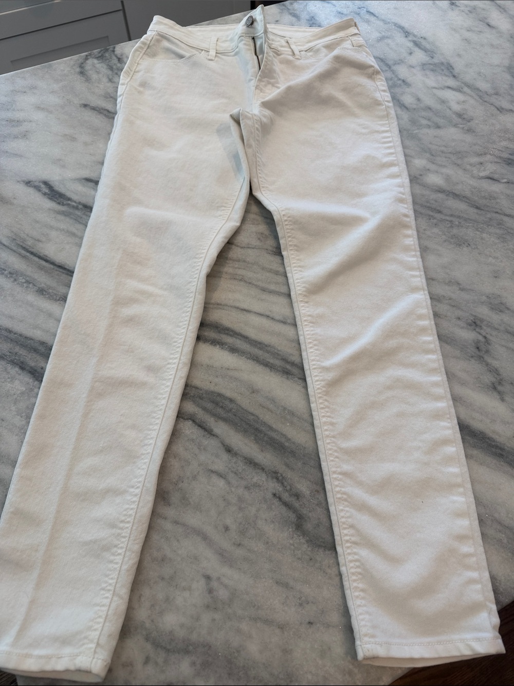 Old Navy Women's White Super Skinny mid rise jeans size 6